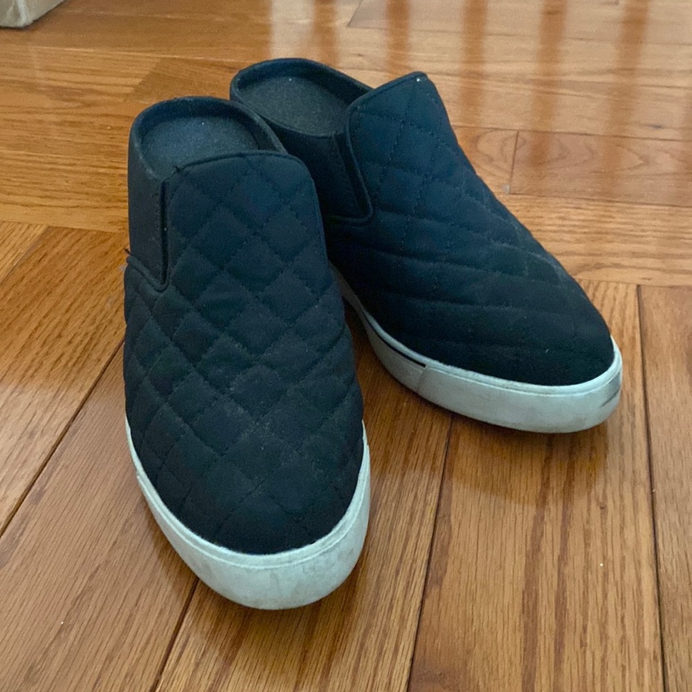 Women’s size 8 black sneaker heel